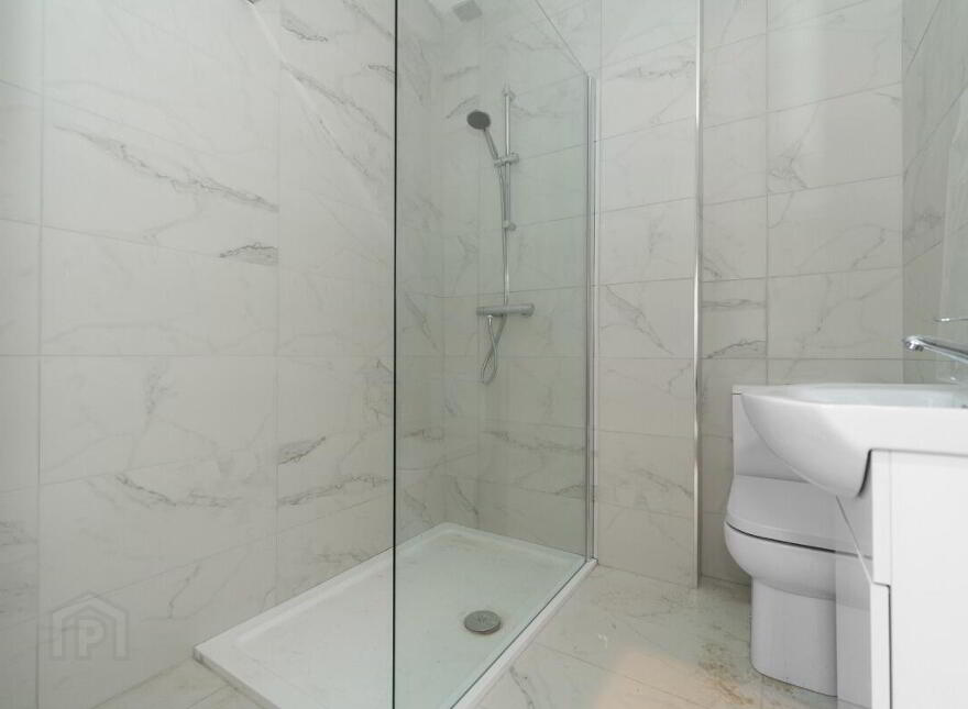 Apt 3, 17 Camden Street, Belfast, BT9 6AT
