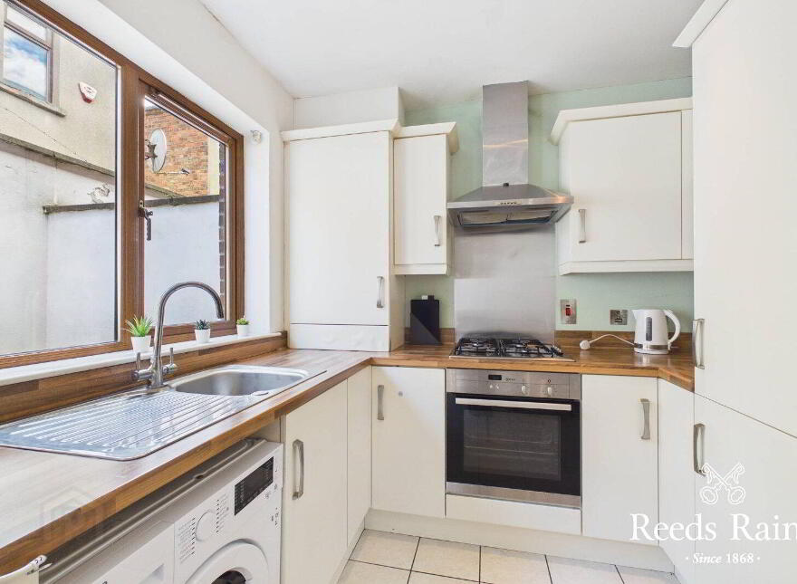 24 Hyndford Street, Belfast, BT5 5EN