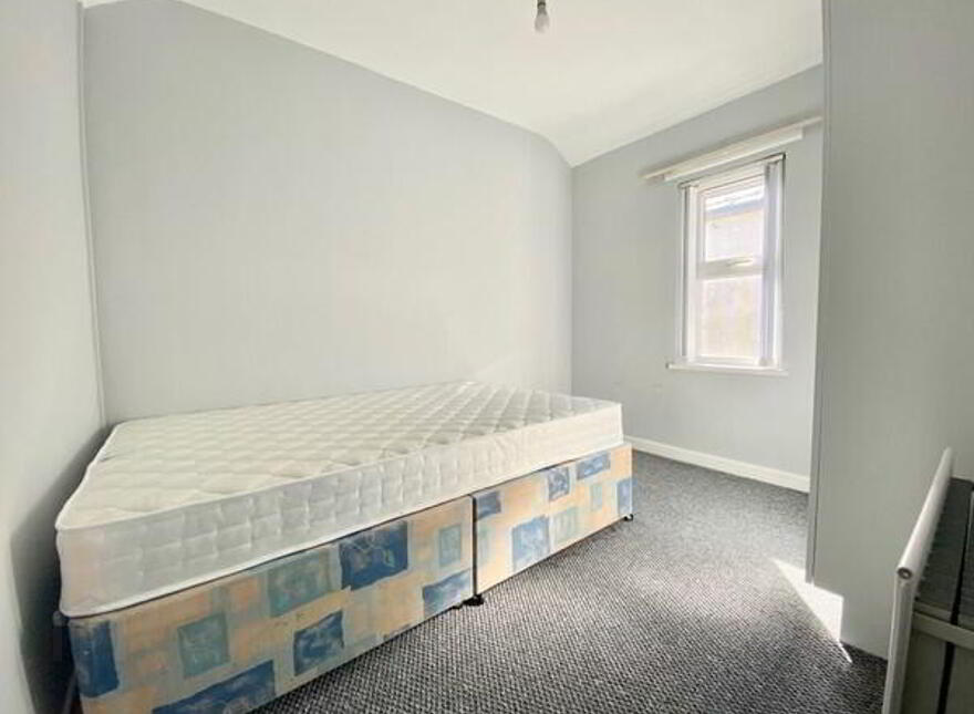 2, 33 Sandhurst Drive, Belfast, BT9 5AY