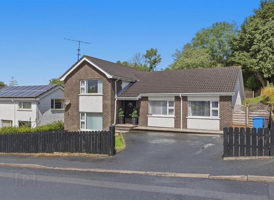 14 Ardenlee Gardens, Downpatrick, BT30 6PJ