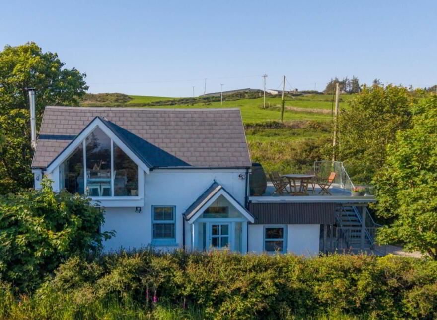 Tim`s Cottage, Kilfinnan, Glandore, P81Y978