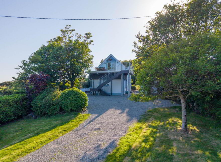Tim`s Cottage, Kilfinnan, Glandore, P81Y978