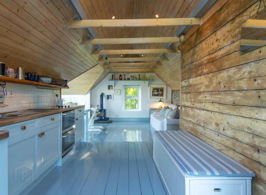 Tim`s Cottage, Kilfinnan, Glandore, P81Y978