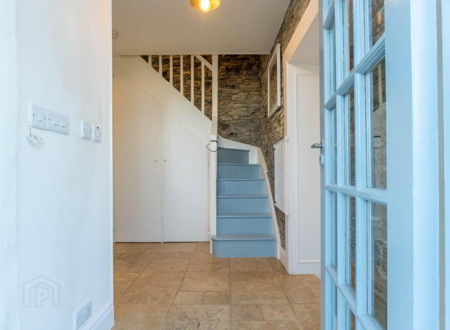 Tim`s Cottage, Kilfinnan, Glandore, P81Y978