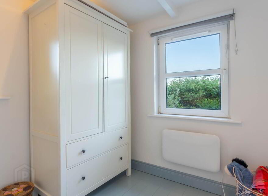 Tim`s Cottage, Kilfinnan, Glandore, P81Y978