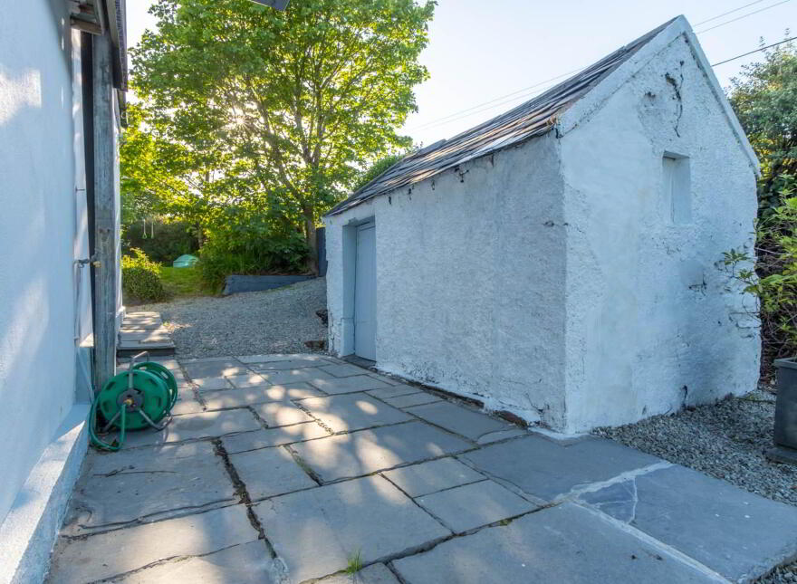 Tim`s Cottage, Kilfinnan, Glandore, P81Y978