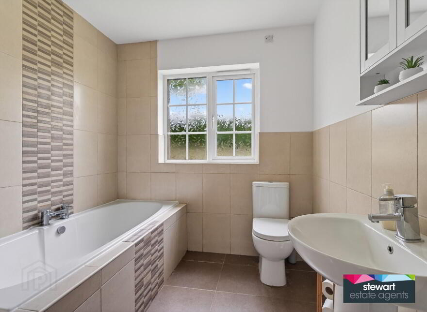124 Hillsborough Road, Dromore, BT25 1QW
