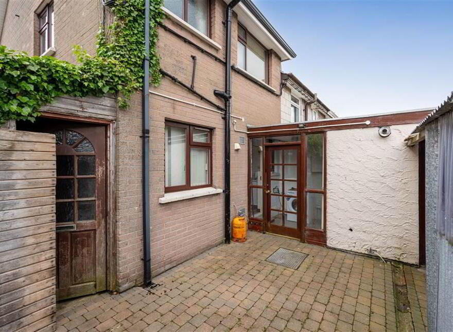16 Kilmakevit Crescent, Cullybackey, BT42 1NG
