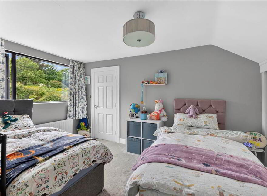 25 Glencregagh Drive, Belfast, BT6 0NJ