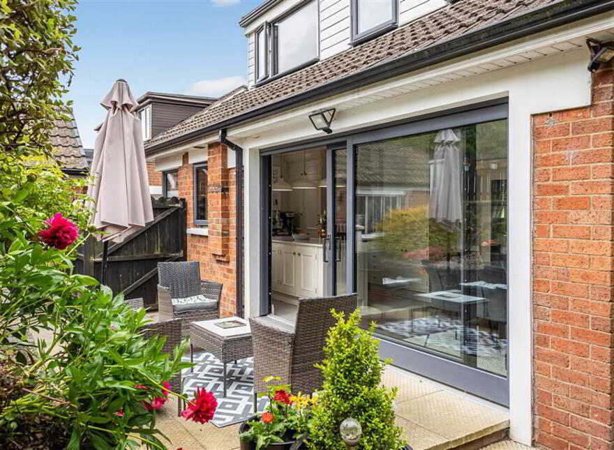25 Glencregagh Drive, Belfast, BT6 0NJ