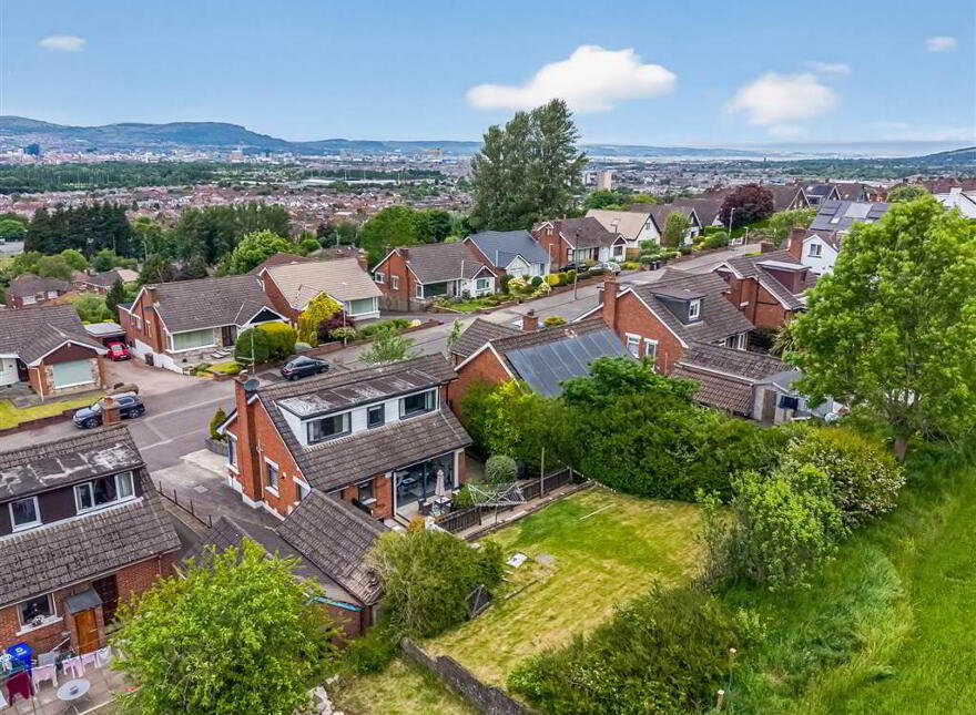 25 Glencregagh Drive, Belfast, BT6 0NJ