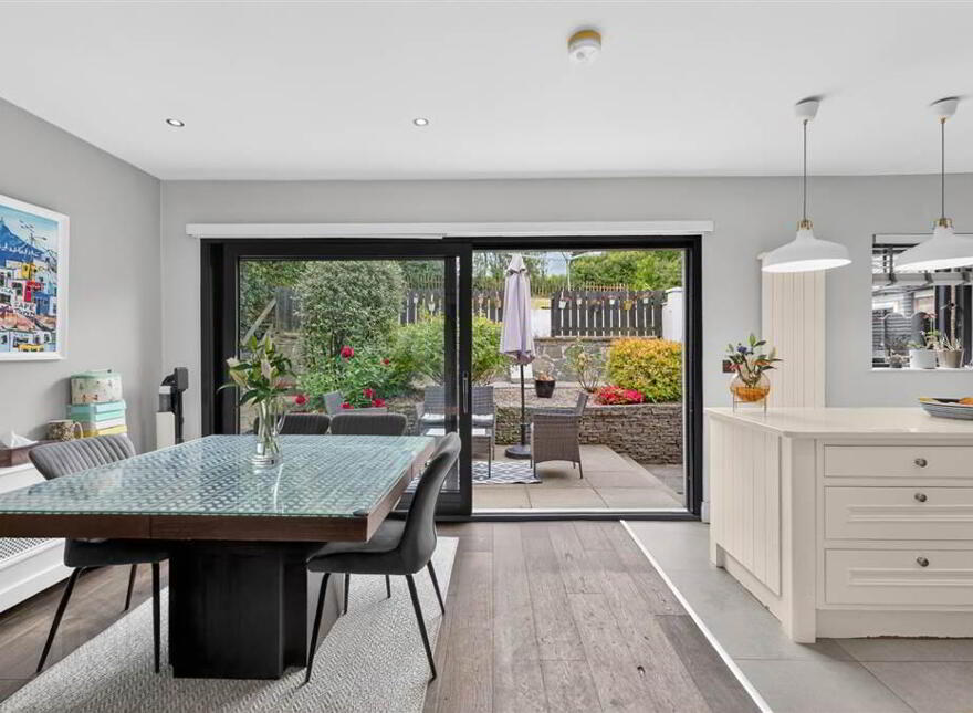 25 Glencregagh Drive, Belfast, BT6 0NJ