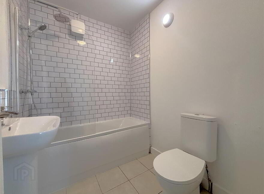 Apt 3, 373 Antrim Road, Belfast, BT15 3BG