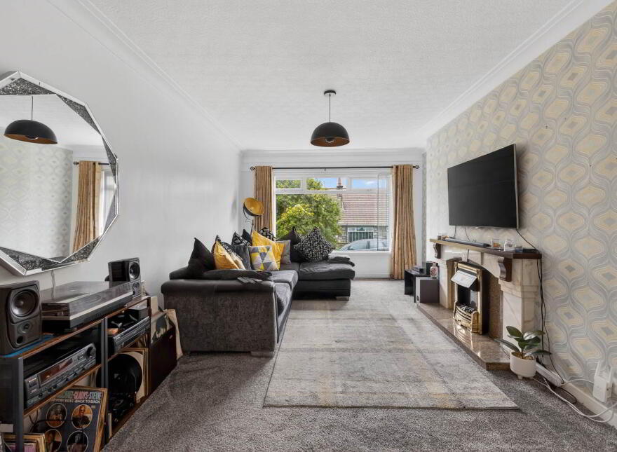 9 Pond Park Avenue, Lisburn, BT28 3JN