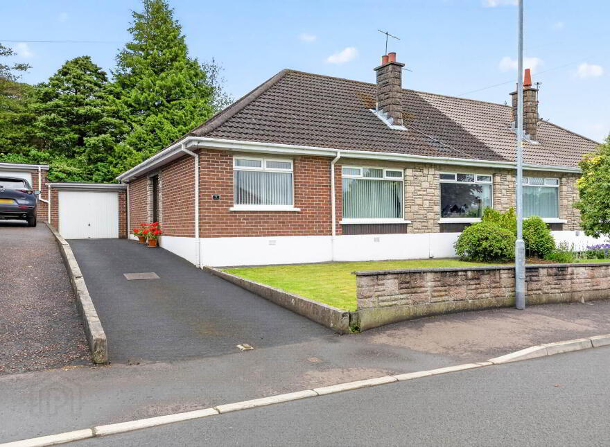 9 Pond Park Avenue, Lisburn, BT28 3JN