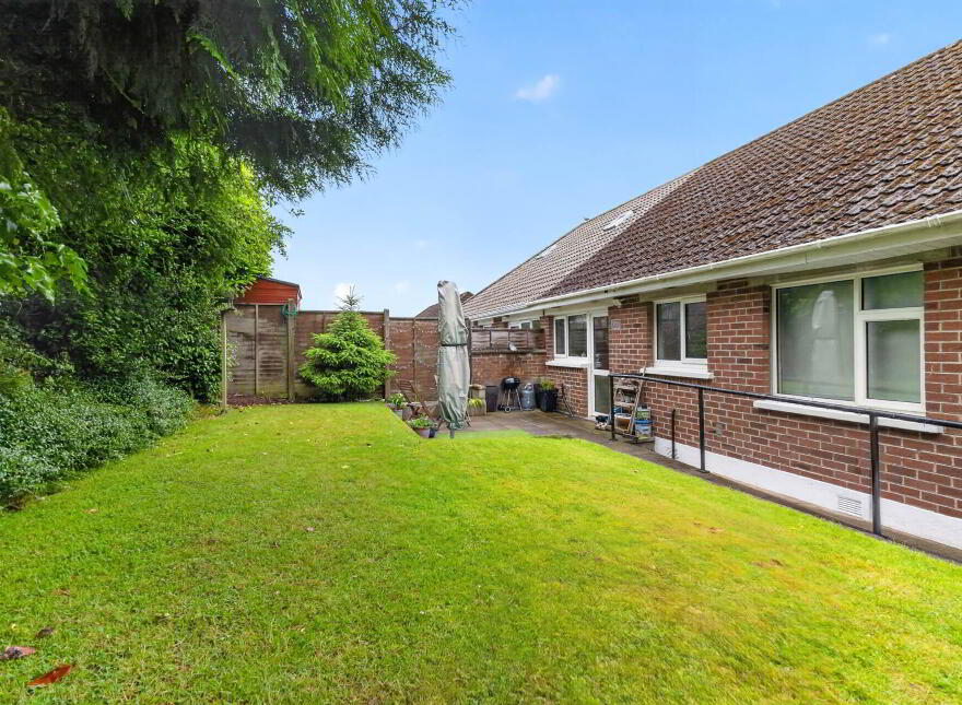 9 Pond Park Avenue, Lisburn, BT28 3JN