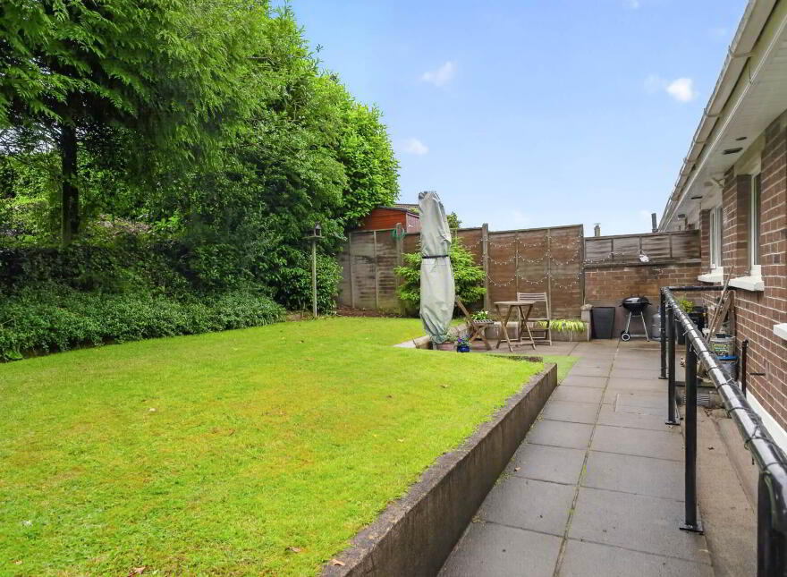 9 Pond Park Avenue, Lisburn, BT28 3JN