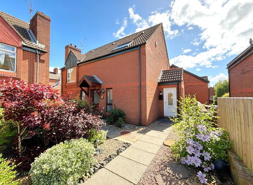 13 Chichester Gardens, Belfast, BT15 5FS