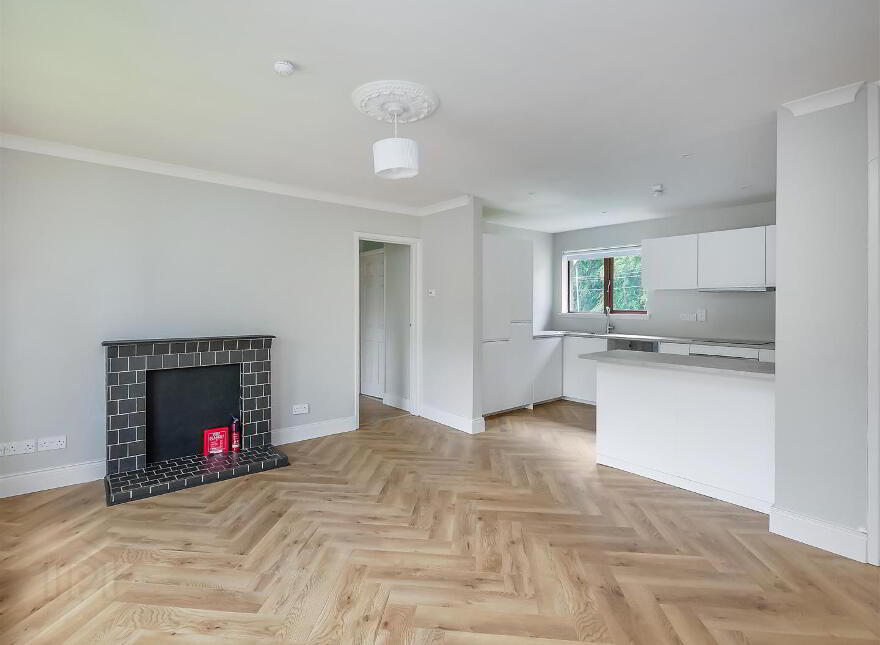 145b Belvoir Drive, Belvoir Park, Belfast, BT8 7DP