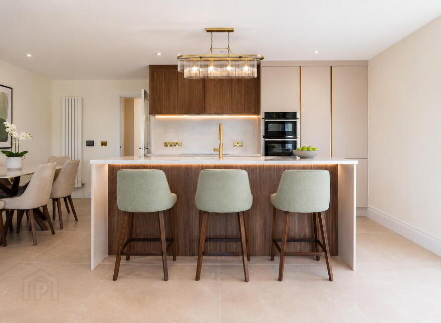 Apt 6, Priory Gate, Priory Park, Holywood, BT18 0LG