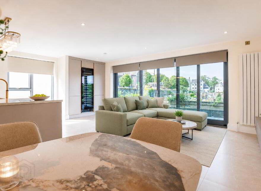 Apt 6, Priory Gate, Priory Park, Holywood, BT18 0LG