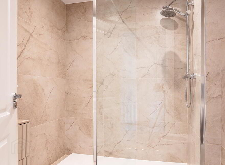 Apt 6, Priory Gate, Priory Park, Holywood, BT18 0LG