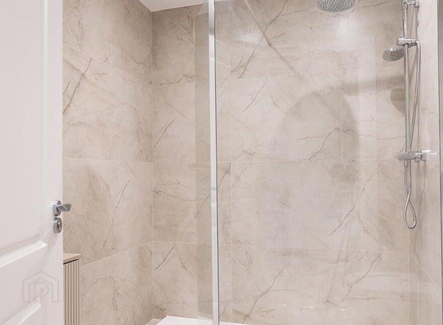 Apt 6, Priory Gate, Priory Park, Holywood, BT18 0LG