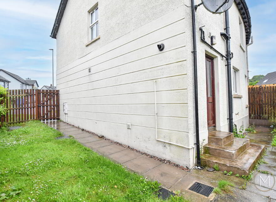 6 Loranville, Larne, BT40 2AY
