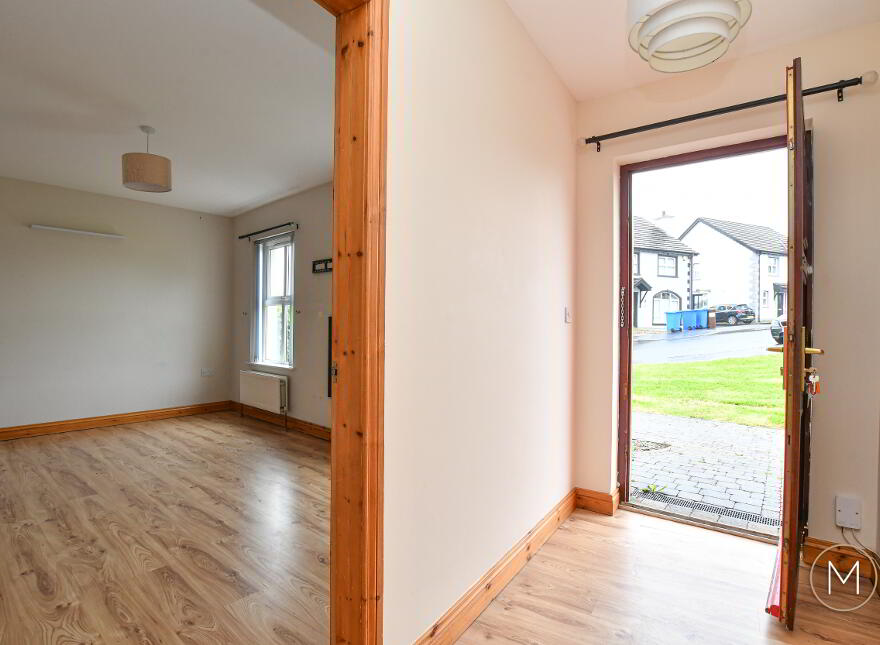 6 Loranville, Larne, BT40 2AY
