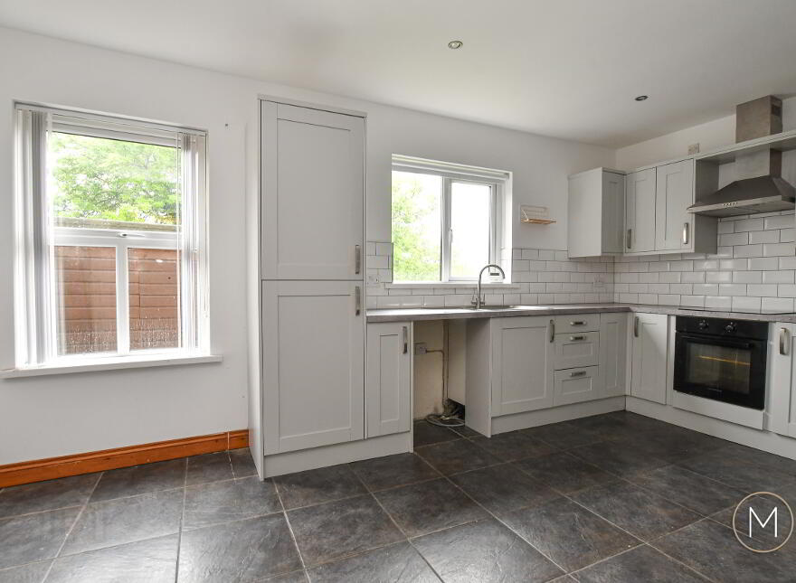 6 Loranville, Larne, BT40 2AY