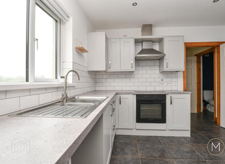 6 Loranville, Larne, BT40 2AY