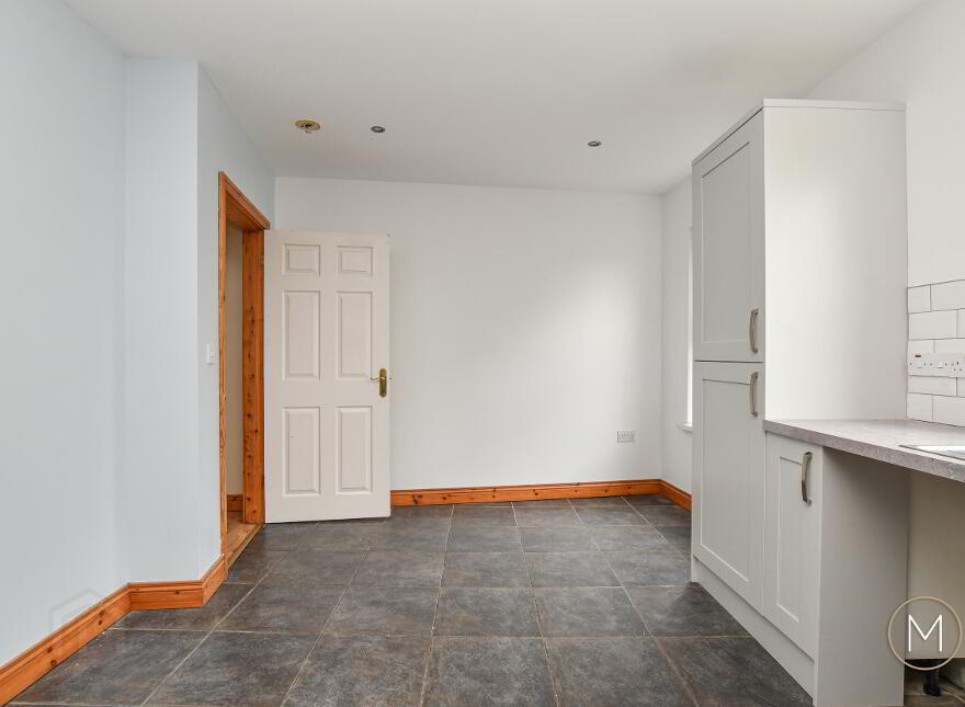 6 Loranville, Larne, BT40 2AY