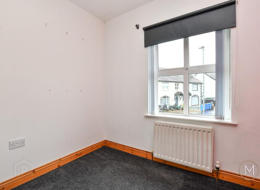 6 Loranville, Larne, BT40 2AY