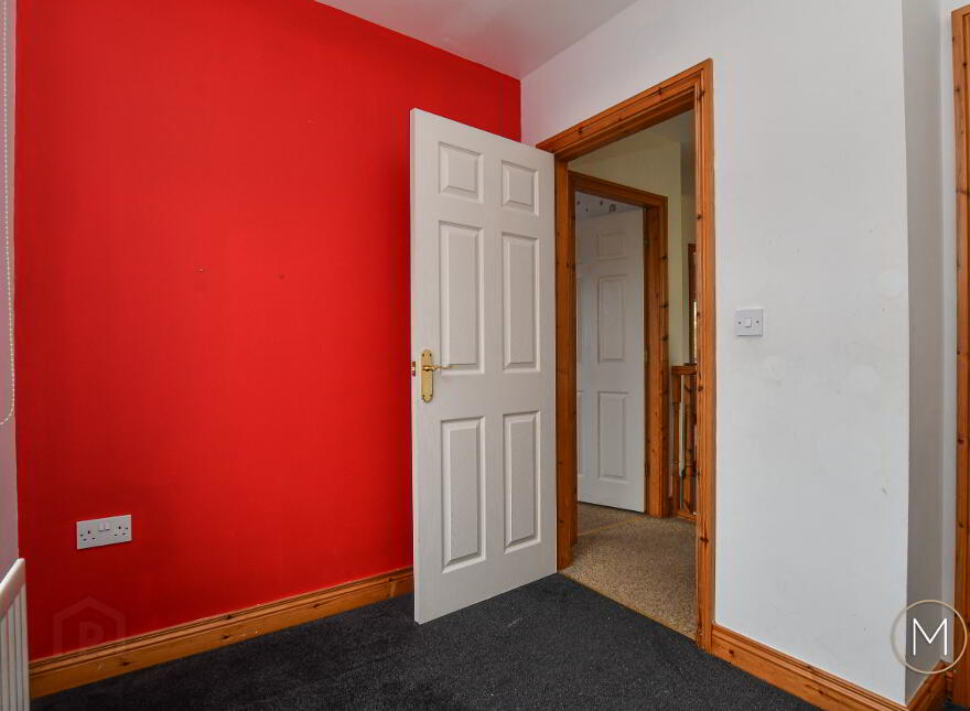 6 Loranville, Larne, BT40 2AY