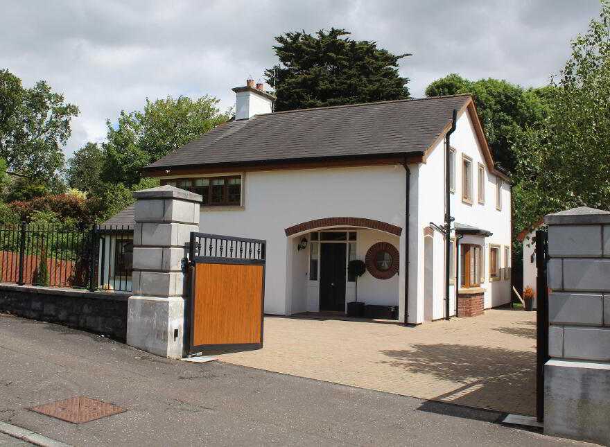 5 Rathdallan, Well Road, Warrenpoint, Newry, BT34 3UQ