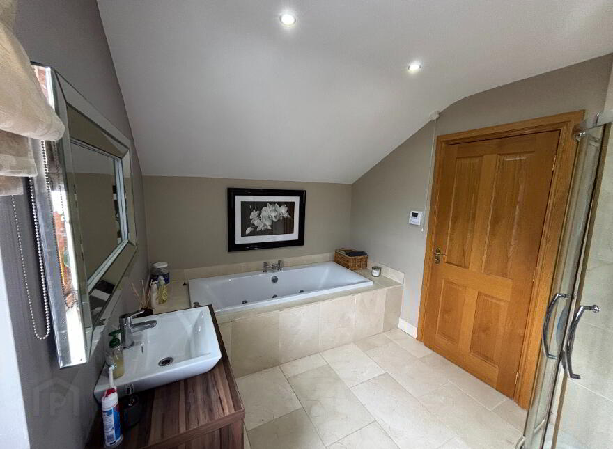 5 Rathdallan, Well Road, Warrenpoint, Newry, BT34 3UQ