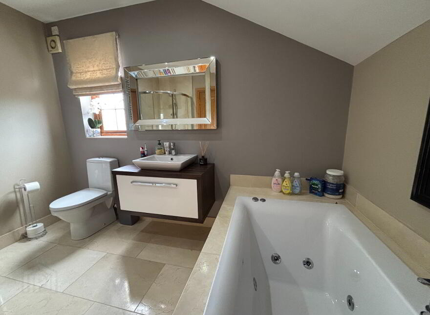 5 Rathdallan, Well Road, Warrenpoint, Newry, BT34 3UQ
