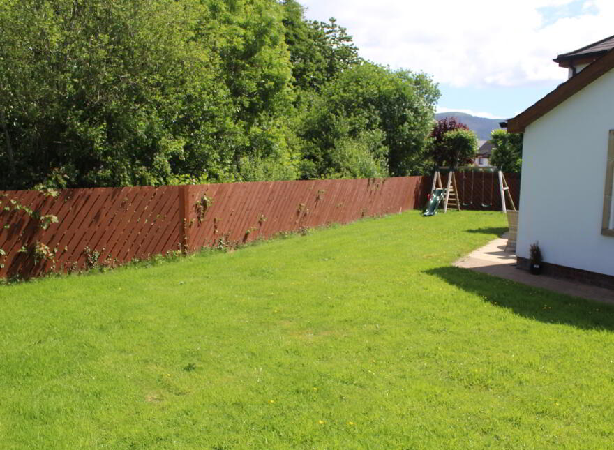 5 Rathdallan, Well Road, Warrenpoint, Newry, BT34 3UQ