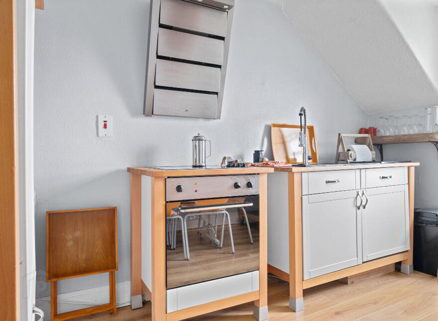 9C Dhu Varren Park, Portrush, BT56