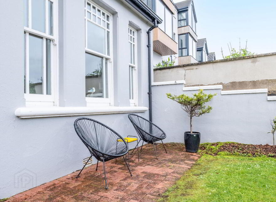 9C Dhu Varren Park, Portrush, BT56