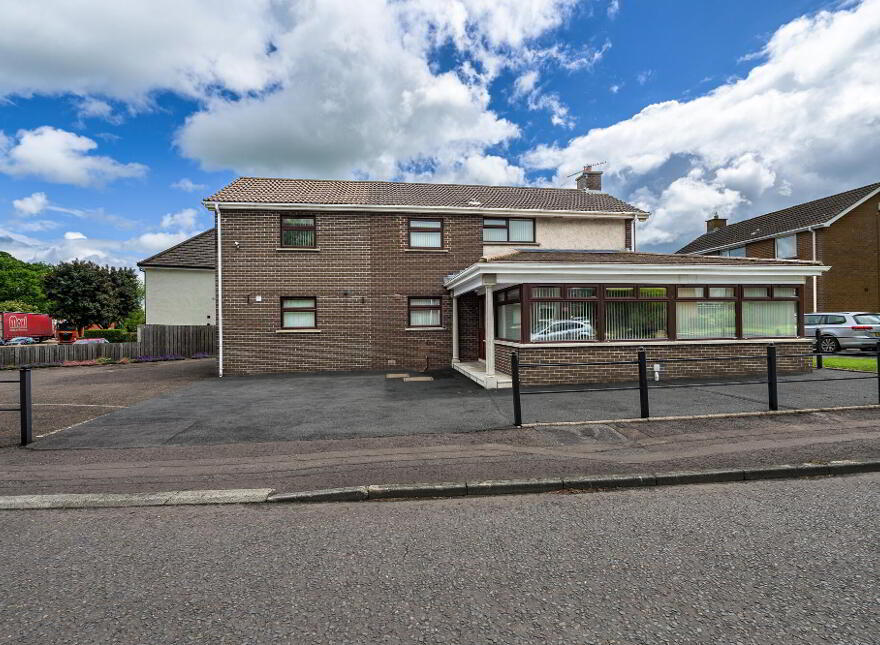2 St Johns Park, Moira, BT67 0NL