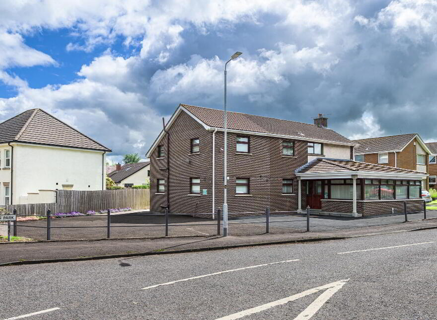 2 St Johns Park, Moira, BT67 0NL