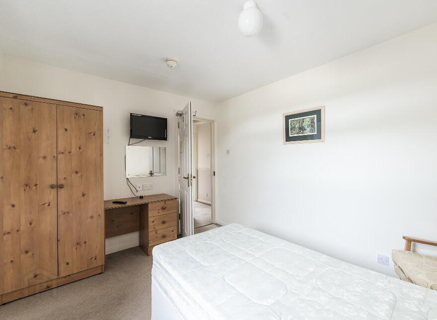 2 St Johns Park, Moira, BT67 0NL