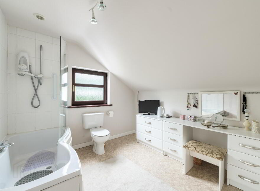 2 St Johns Park, Moira, BT67 0NL