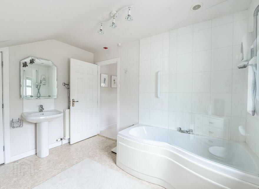 2 St Johns Park, Moira, BT67 0NL