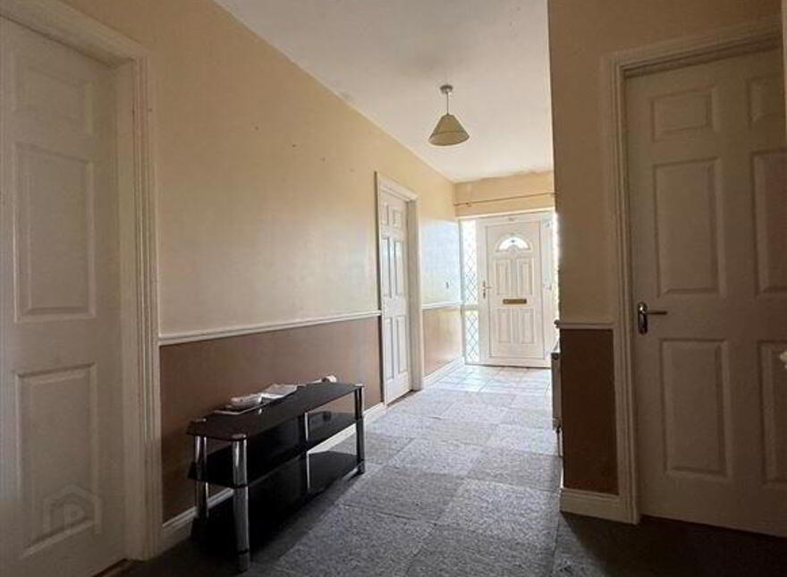 35 Hollywood Grove, Ballaghaderreen, F45Y798