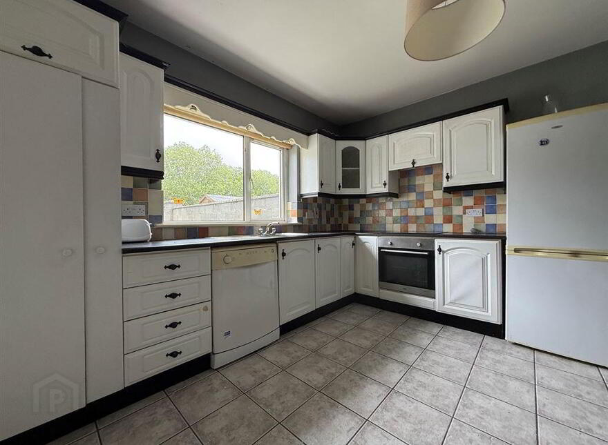 35 Hollywood Grove, Ballaghaderreen, F45Y798