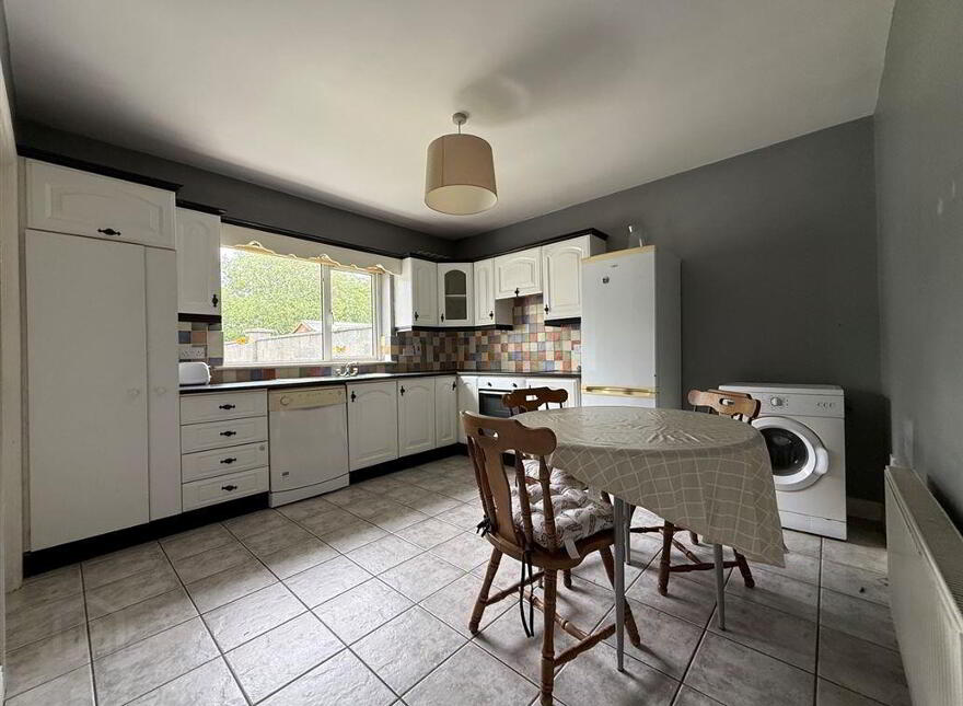 35 Hollywood Grove, Ballaghaderreen, F45Y798