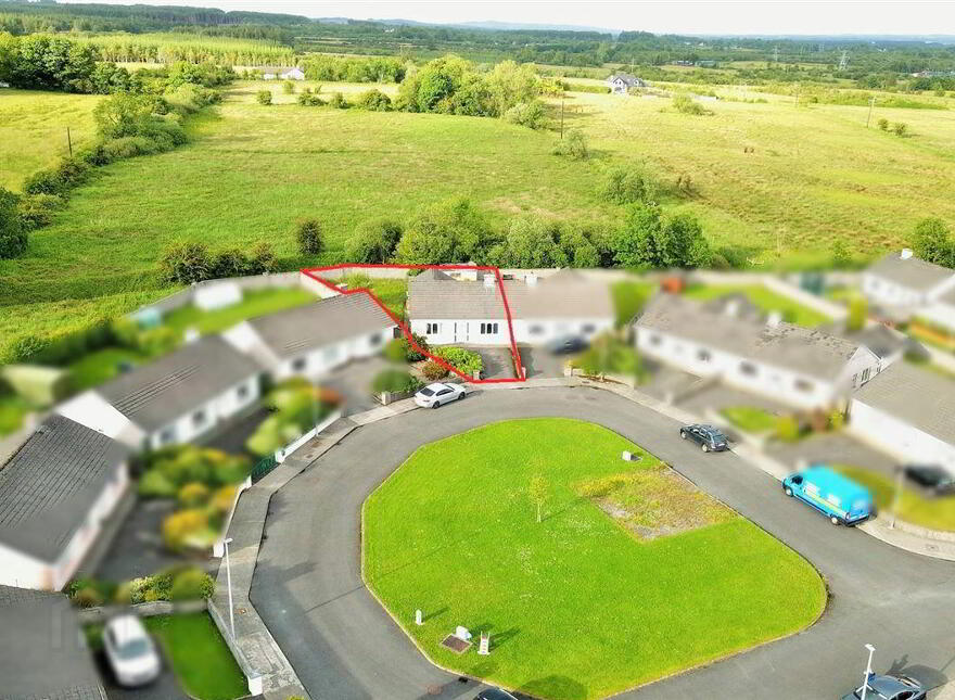 35 Hollywood Grove, Ballaghaderreen, F45Y798
