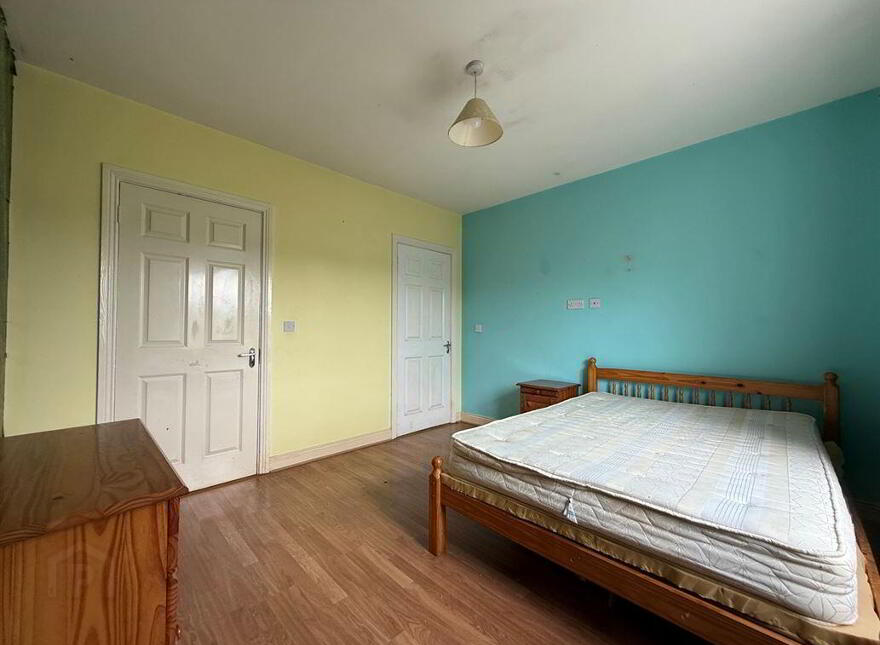 35 Hollywood Grove, Ballaghaderreen, F45Y798